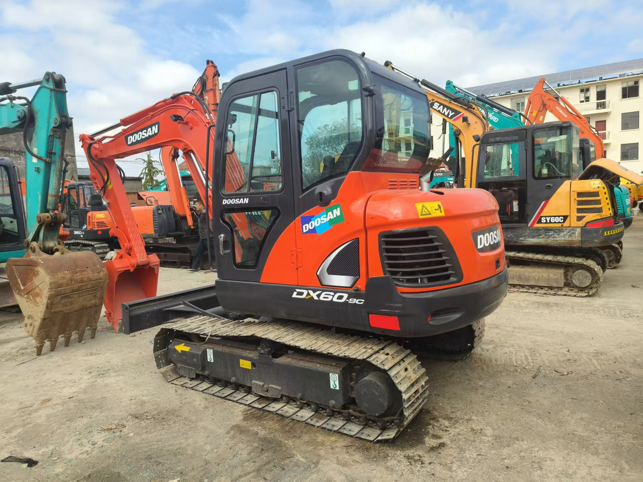 DOOSAN DX60 - Pelle: photos 1 DOOSAN DX60 - Pelle: photos 1