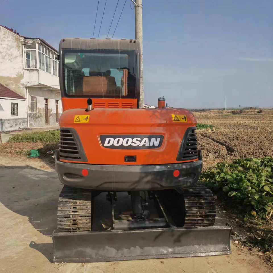 DOOSAN DX60 - Mini pelle: photos 3 DOOSAN DX60 - Mini pelle: photos 3