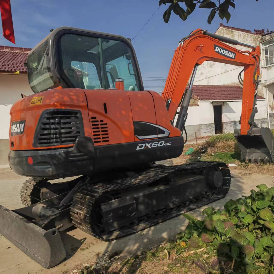 DOOSAN DX60 - Mini pelle: photos 5 DOOSAN DX60 - Mini pelle: photos 5