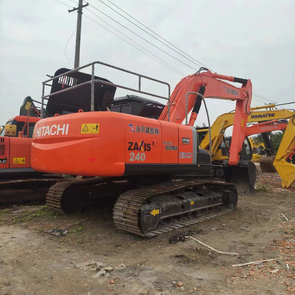 HITACHI ZX240 - Pelle sur chenille: photos 3 HITACHI ZX240 - Pelle sur chenille: photos 3