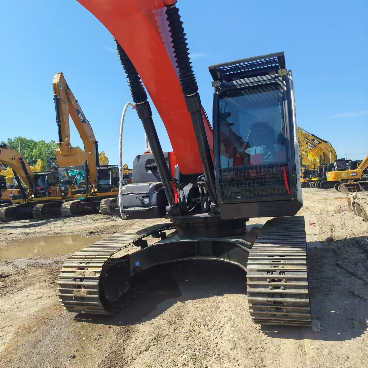 HITACHI ZX240 - Pelle sur chenille: photos 5 HITACHI ZX240 - Pelle sur chenille: photos 5