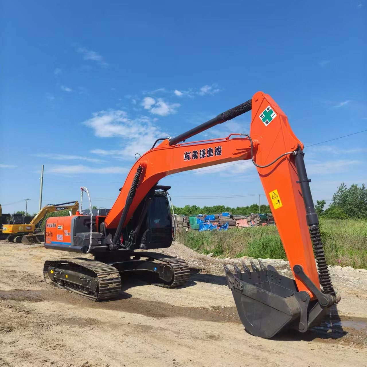 HITACHI ZX240 - Pelle sur chenille: photos 1 HITACHI ZX240 - Pelle sur chenille: photos 1