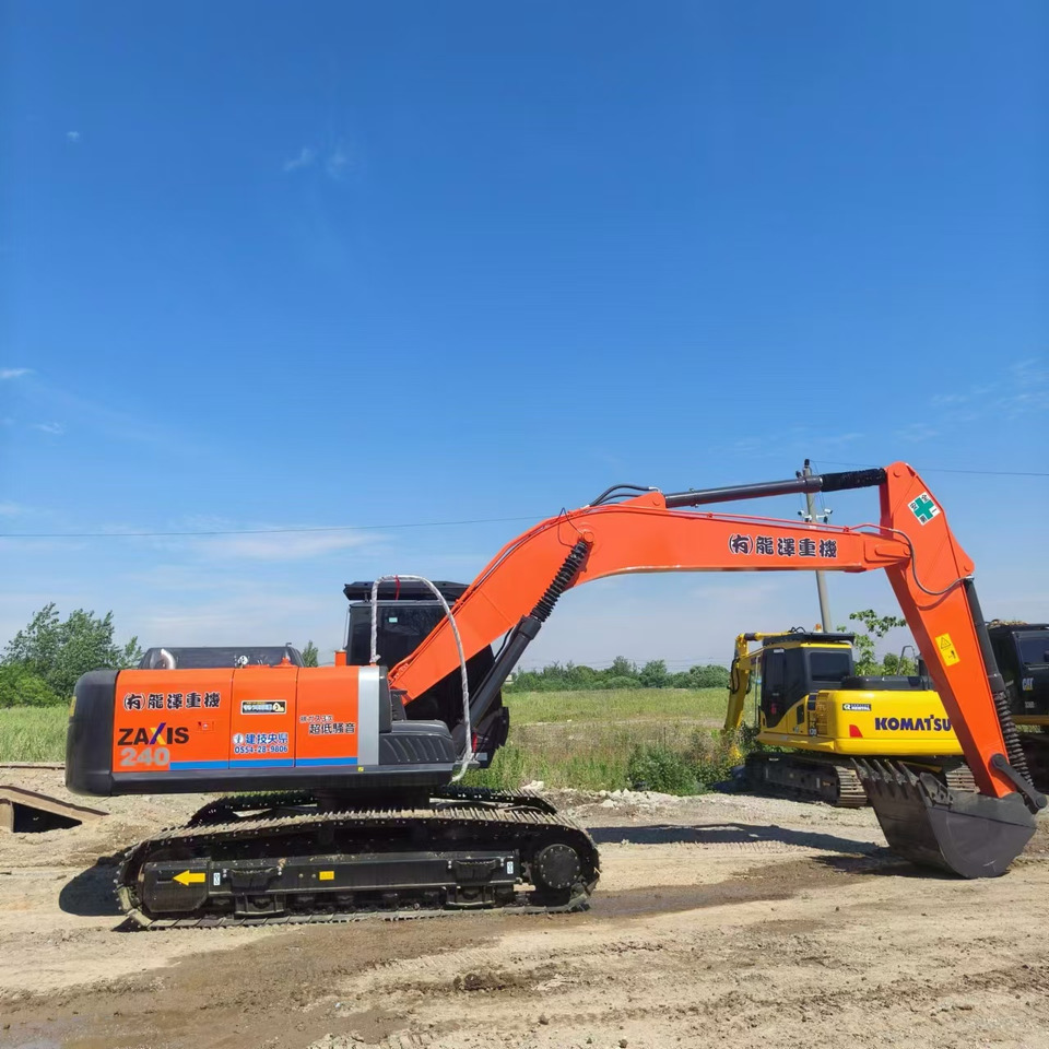 HITACHI ZX240 - Pelle sur chenille: photos 1 HITACHI ZX240 - Pelle sur chenille: photos 1