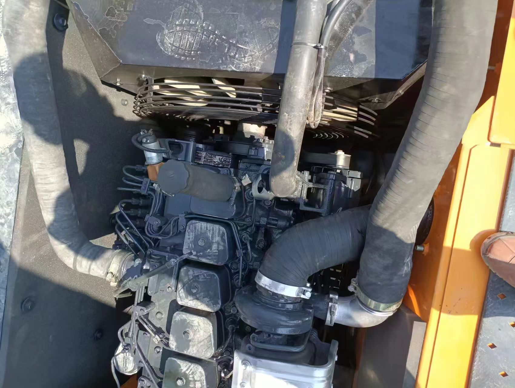 Pelle sur chenille Hyundai 220: photos 8 Pelle sur chenille Hyundai 220: photos 8