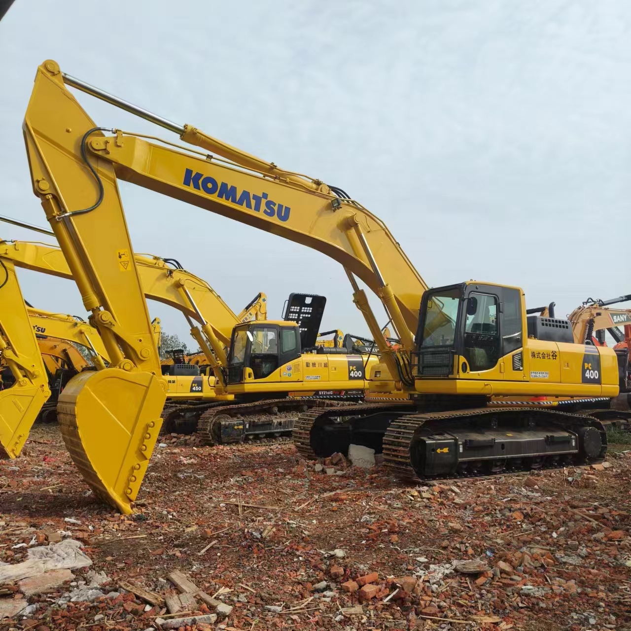 KOMATSU PC400 - Pelle sur chenille: photos 1 KOMATSU PC400 - Pelle sur chenille: photos 1