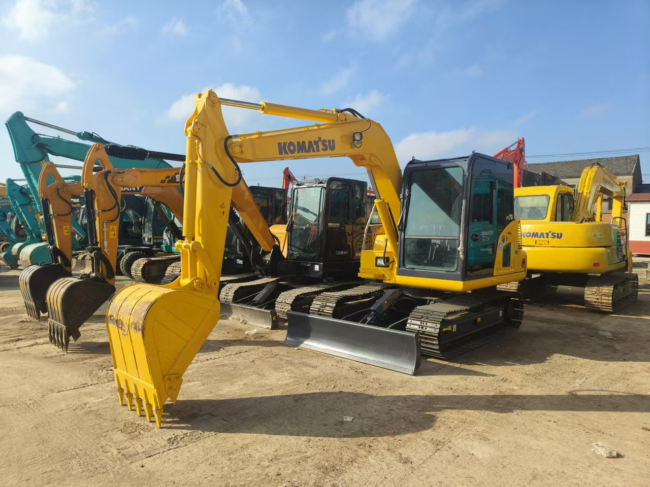 KOMATSU pc210 - Pelle sur chenille: photos 2 KOMATSU pc210 - Pelle sur chenille: photos 2