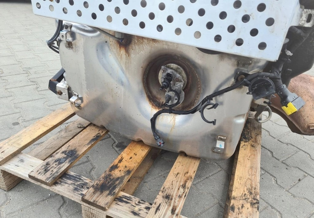 FORD KATALIZATOR TŁUMIK DPF FILTR KOMPLETNY FORD F-MAX CARGO 500 EURO 6 - Silencieux pour Camion: photos 4 FORD KATALIZATOR TŁUMIK DPF FILTR KOMPLETNY FORD F-MAX CARGO 500 EURO 6 - Silencieux pour Camion: photos 4