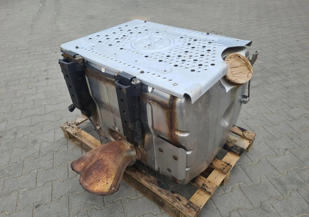 FORD KATALIZATOR TŁUMIK DPF FILTR KOMPLETNY FORD F-MAX CARGO 500 EURO 6 - Silencieux pour Camion: photos 5 FORD KATALIZATOR TŁUMIK DPF FILTR KOMPLETNY FORD F-MAX CARGO 500 EURO 6 - Silencieux pour Camion: photos 5