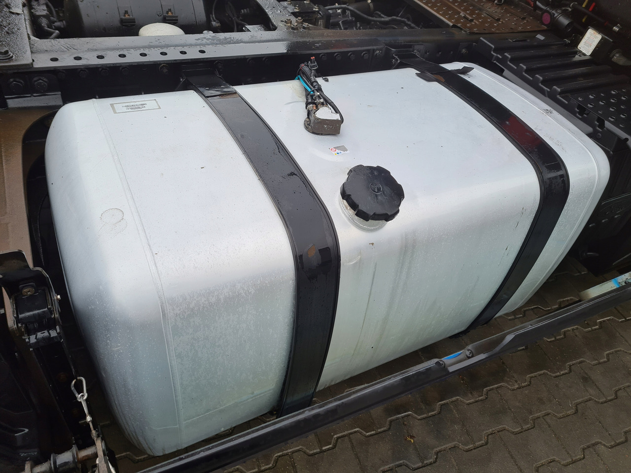 FORD ZBIORNIK BAK PALIWA 600 LITRÓW FORD F-MAX CARGO JC46 9K007 - Réservoir de carburant pour Camion: photos 1 FORD ZBIORNIK BAK PALIWA 600 LITRÓW FORD F-MAX CARGO JC46 9K007 - Réservoir de carburant pour Camion: photos 1
