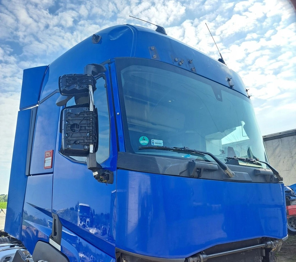 KOMPLETNA RENAULT GAMA T RANGE EURO 6 RENAULT GAMA T RANGE - Cabine: photos 4 KOMPLETNA RENAULT GAMA T RANGE EURO 6 RENAULT GAMA T RANGE - Cabine: photos 4