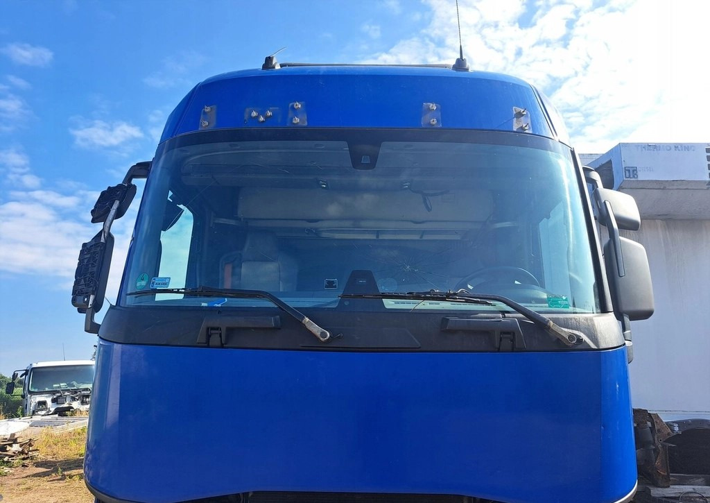 KOMPLETNA RENAULT GAMA T RANGE EURO 6 RENAULT GAMA T RANGE - Cabine: photos 2 KOMPLETNA RENAULT GAMA T RANGE EURO 6 RENAULT GAMA T RANGE - Cabine: photos 2