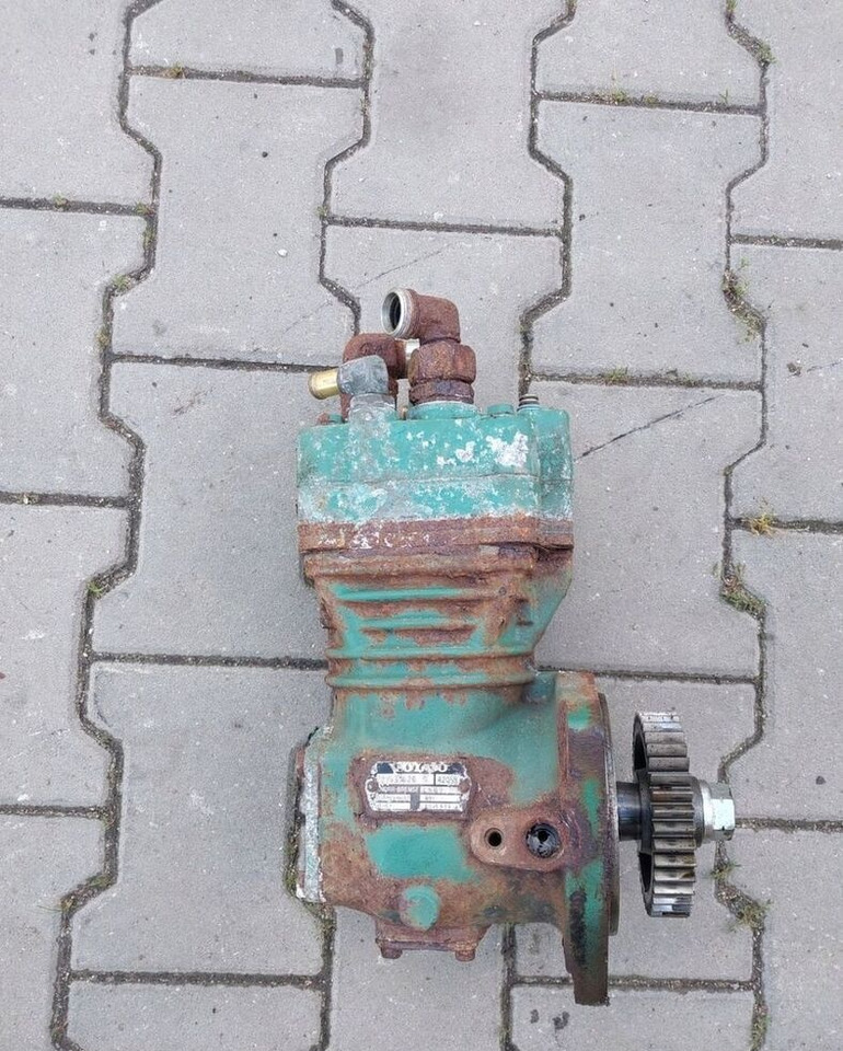 Knorr-Bremse 21931626 Renault D8K D5 - Compresseur pour Camion: photos 2 Knorr-Bremse 21931626 Renault D8K D5 - Compresseur pour Camion: photos 2