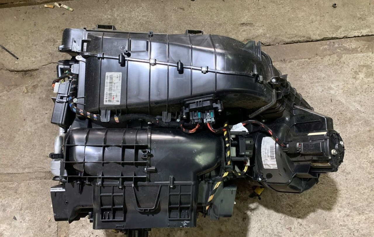 NAGRZEWNICA KOMPLETNA RENAULT GAMA T RANGE - Chauffage/ Ventilation pour Camion: photos 2 NAGRZEWNICA KOMPLETNA RENAULT GAMA T RANGE - Chauffage/ Ventilation pour Camion: photos 2