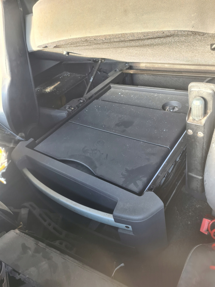 RENAULT LODÓWKA CHŁODZIARKA ORYGINAŁ RENAULT GAMA T RANGE ŚREDNIA KABINA - Cabine et intérieur pour Camion: photos 2 RENAULT LODÓWKA CHŁODZIARKA ORYGINAŁ RENAULT GAMA T RANGE ŚREDNIA KABINA - Cabine et intérieur pour Camion: photos 2