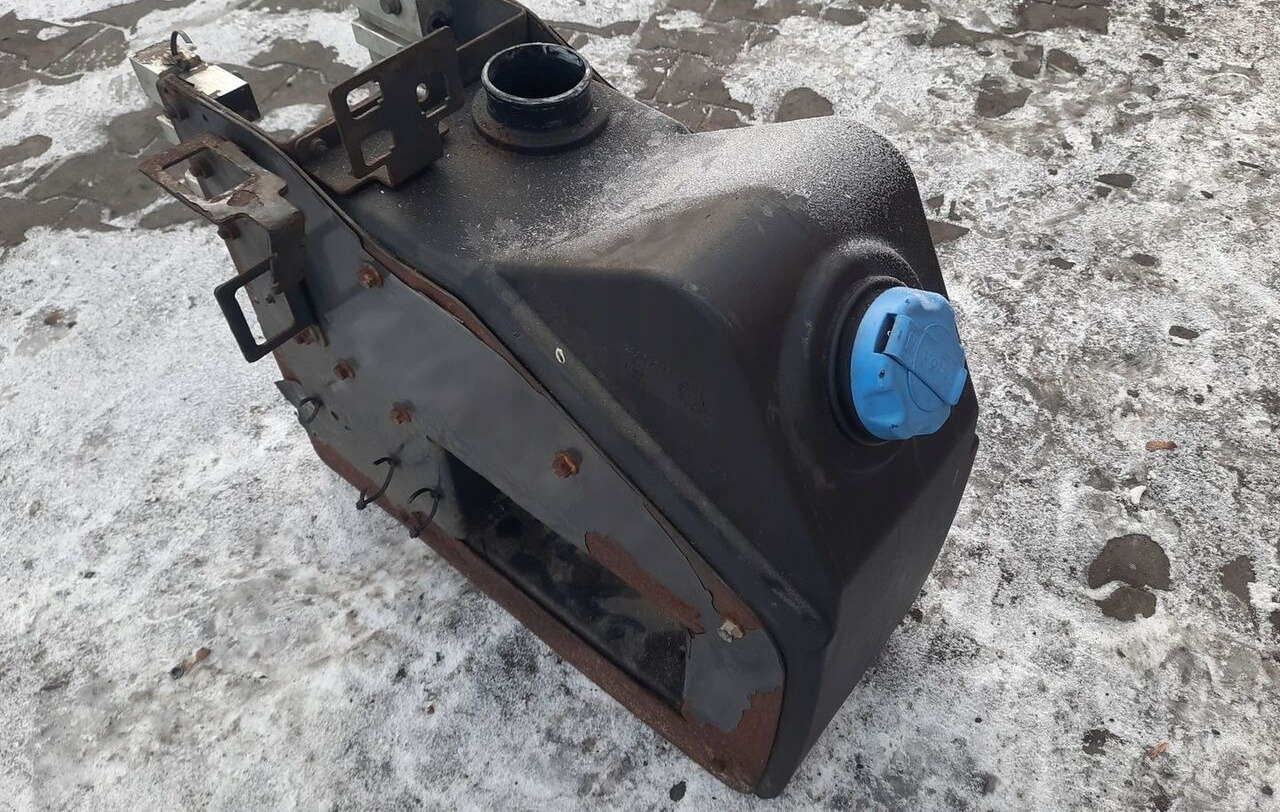 Renault 22077231 Renault Gama D / Volvo FL - AdBlue réservoir pour Camion: photos 2 Renault 22077231 Renault Gama D / Volvo FL - AdBlue réservoir pour Camion: photos 2