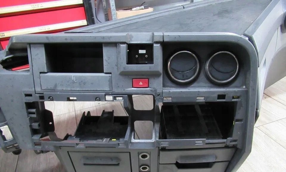 Renault KONSOLA KOKPIT DESKA RENAULT GAMA T RANGE - Panel de instrumentos pour Camion: photos 2 Renault KONSOLA KOKPIT DESKA RENAULT GAMA T RANGE - Panel de instrumentos pour Camion: photos 2