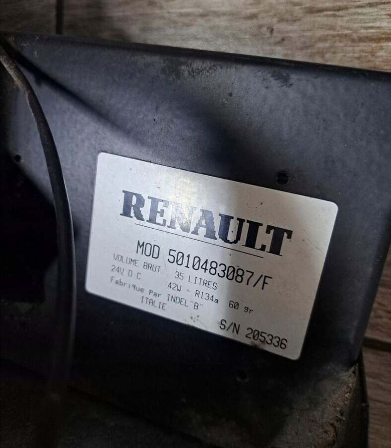 Renault LODÓWKA CHŁODZIARKA RENAULT MAGNUM DXI E-TECH 5010483087 - Cabine et intérieur pour Camion: photos 2 Renault LODÓWKA CHŁODZIARKA RENAULT MAGNUM DXI E-TECH 5010483087 - Cabine et intérieur pour Camion: photos 2