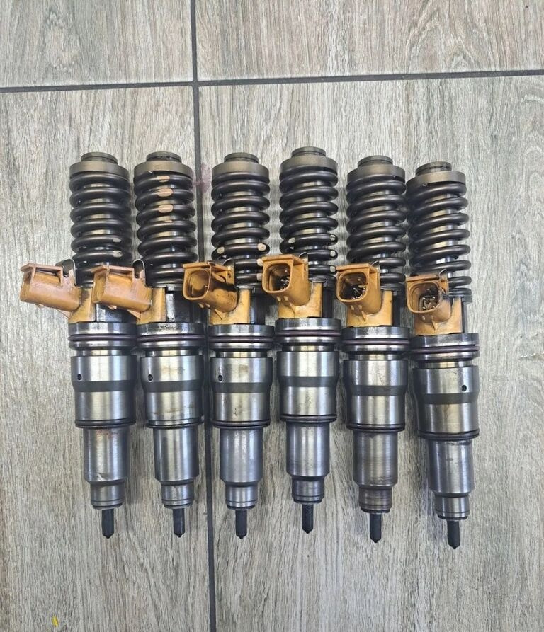 Renault POMPO E POMPOWTRYSKI MAGNUM DXI VOLVO FM FH 21340616 Renault RENAULT MAGNUM DXI VOLVO FM FH 21340616 - Pompe haute pression pour Camion: photos 1 Renault POMPO E POMPOWTRYSKI MAGNUM DXI VOLVO FM FH 21340616 Renault RENAULT MAGNUM DXI VOLVO FM FH 21340616 - Pompe haute pression pour Camion: photos 1
