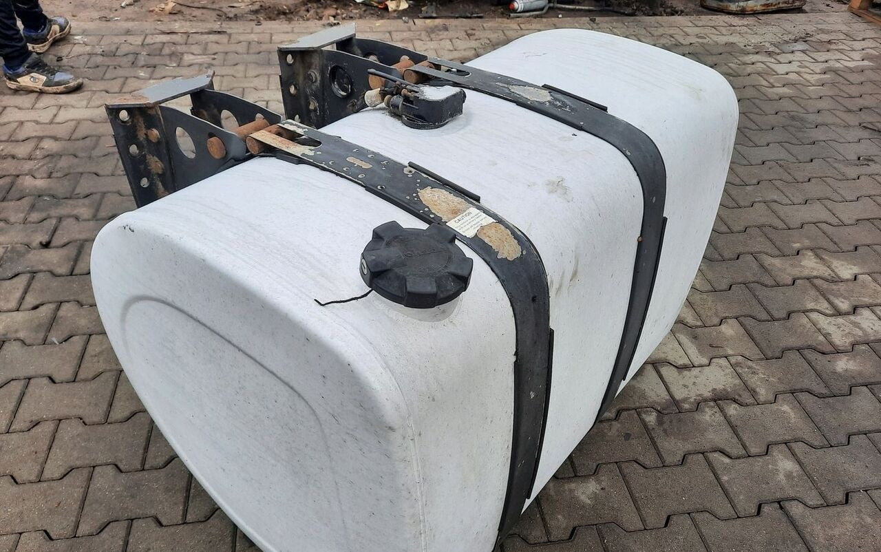 Renault ZBIORNIK PALIWA RENAULT GAMA RANGE T 100/70/70 20503505 - Réservoir de carburant pour Camion: photos 5 Renault ZBIORNIK PALIWA RENAULT GAMA RANGE T 100/70/70 20503505 - Réservoir de carburant pour Camion: photos 5