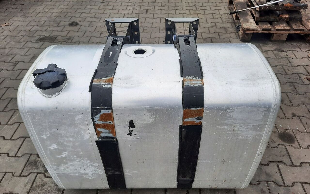 Renault ZBIORNIK PALIWA RENAULT GAMA T RANGE 100/70/70 21655306 - Réservoir de carburant pour Camion: photos 2 Renault ZBIORNIK PALIWA RENAULT GAMA T RANGE 100/70/70 21655306 - Réservoir de carburant pour Camion: photos 2