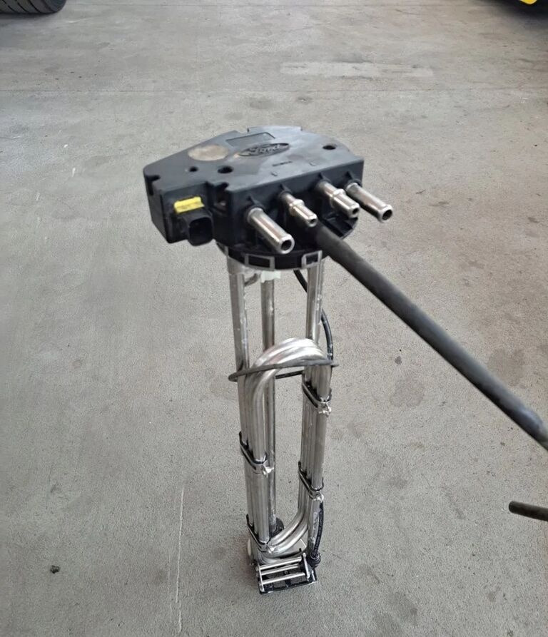 SMOK ADBLUE AD BLUE FORD F-MAX CARGO GC465j241BA 370200 21W23 Ford F-MAX CARGO - Système d'échappement pour Camion: photos 1 SMOK ADBLUE AD BLUE FORD F-MAX CARGO GC465j241BA 370200 21W23 Ford F-MAX CARGO - Système d'échappement pour Camion: photos 1