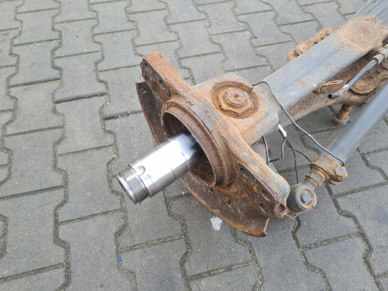 VOLVO BELKA OŚ TYŁ TYLNA WLECZONA ZWROTNICE FI 78 VOLVO FH 4 FM 4 FH 16 FH 5 FM 5 - Essieu arrière pour Camion: photos 3 VOLVO BELKA OŚ TYŁ TYLNA WLECZONA ZWROTNICE FI 78 VOLVO FH 4 FM 4 FH 16 FH 5 FM 5 - Essieu arrière pour Camion: photos 3