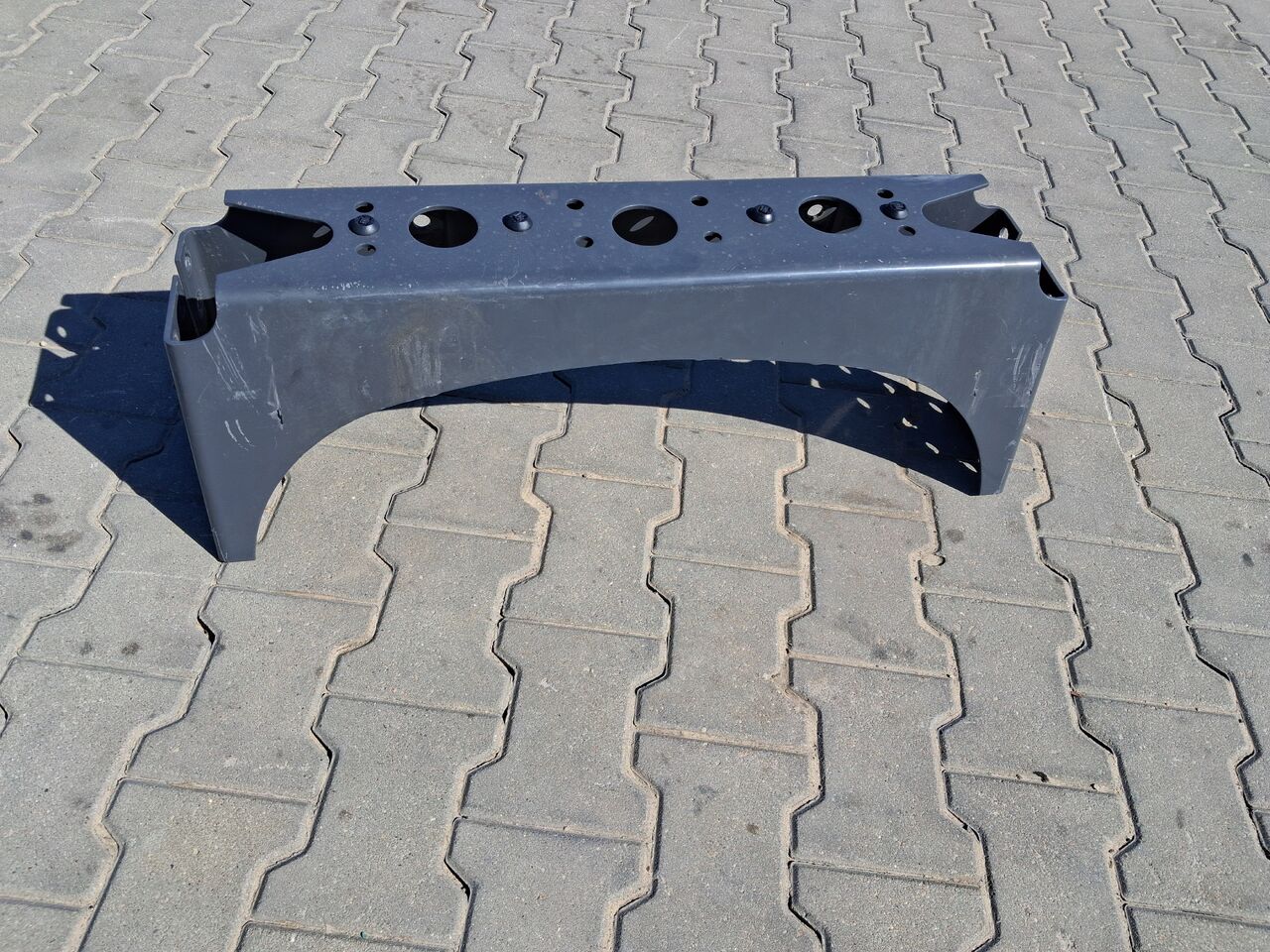 VOLVO BELKA POPRZECZKA RAMY TYŁ RENAULT GAMA T RANGE VOLVO FH 4 FM 4 - Carrosserie et extérieur pour Camion: photos 1 VOLVO BELKA POPRZECZKA RAMY TYŁ RENAULT GAMA T RANGE VOLVO FH 4 FM 4 - Carrosserie et extérieur pour Camion: photos 1