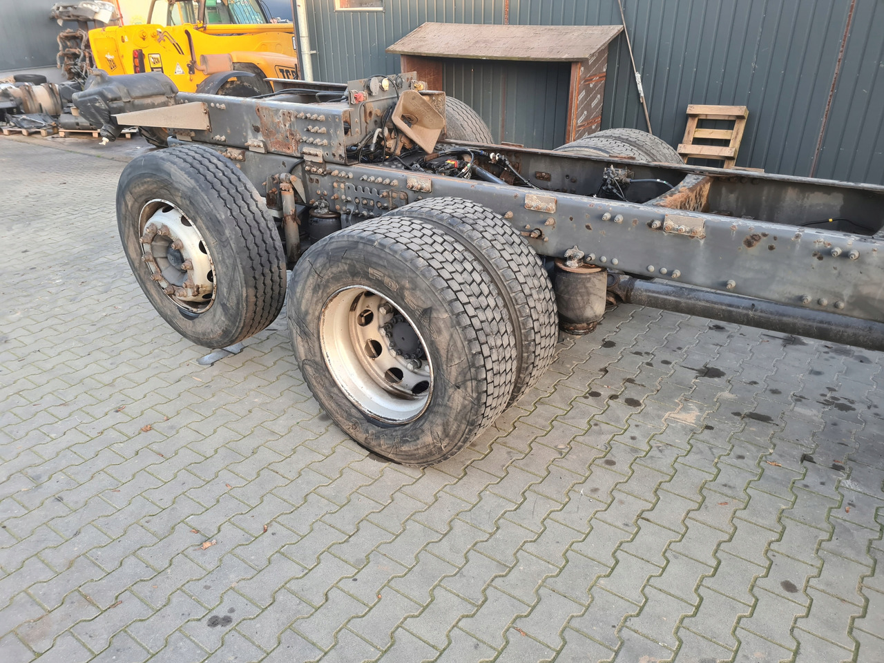 VOLVO WÓZEK DOLLY MOST PIASTY OŚ PODNOSZONA SKRĘTNA RAMA DO NACZEPY PRZYCZEPY 6x2 - Essieu et pièces pour Camion: photos 5 VOLVO WÓZEK DOLLY MOST PIASTY OŚ PODNOSZONA SKRĘTNA RAMA DO NACZEPY PRZYCZEPY 6x2 - Essieu et pièces pour Camion: photos 5