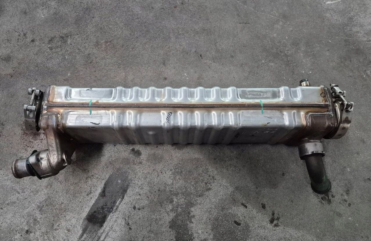 Volvo CHŁODNICZKA SPALIN EGR FH 4 FH 16 D16K EURO6 21968564 Volvo VOLVO FH 16 D16K - Intercooler pour Camion: photos 2 Volvo CHŁODNICZKA SPALIN EGR FH 4 FH 16 D16K EURO6 21968564 Volvo VOLVO FH 16 D16K - Intercooler pour Camion: photos 2
