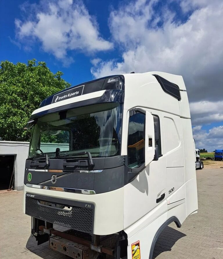 Volvo FH 4 EURO 6 GLOBETROTTER Volvo - Cabine pour Camion: photos 2 Volvo FH 4 EURO 6 GLOBETROTTER Volvo - Cabine pour Camion: photos 2