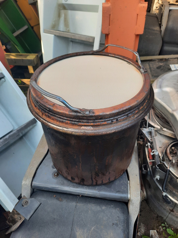 Volvo FILTR WKŁAD DPF RENAULT GAMA T RANGE FH 4 - Catalyseur pour Camion: photos 1 Volvo FILTR WKŁAD DPF RENAULT GAMA T RANGE FH 4 - Catalyseur pour Camion: photos 1