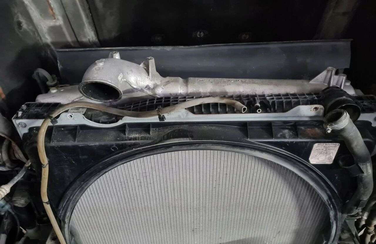 Volvo KOMPLET CHŁODNIC FH 16 EURO 6 D16K Volvo VOLVO FH 16 EURO 6 D16K - Intercooler pour Camion: photos 3 Volvo KOMPLET CHŁODNIC FH 16 EURO 6 D16K Volvo VOLVO FH 16 EURO 6 D16K - Intercooler pour Camion: photos 3