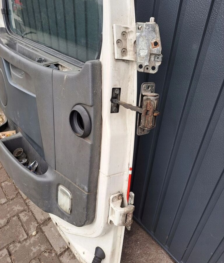 Volvo KOMPLETNE LEWE FH 13 LIFT   Volvo OE - Portière et pièces pour Camion: photos 5 Volvo KOMPLETNE LEWE FH 13 LIFT   Volvo OE - Portière et pièces pour Camion: photos 5