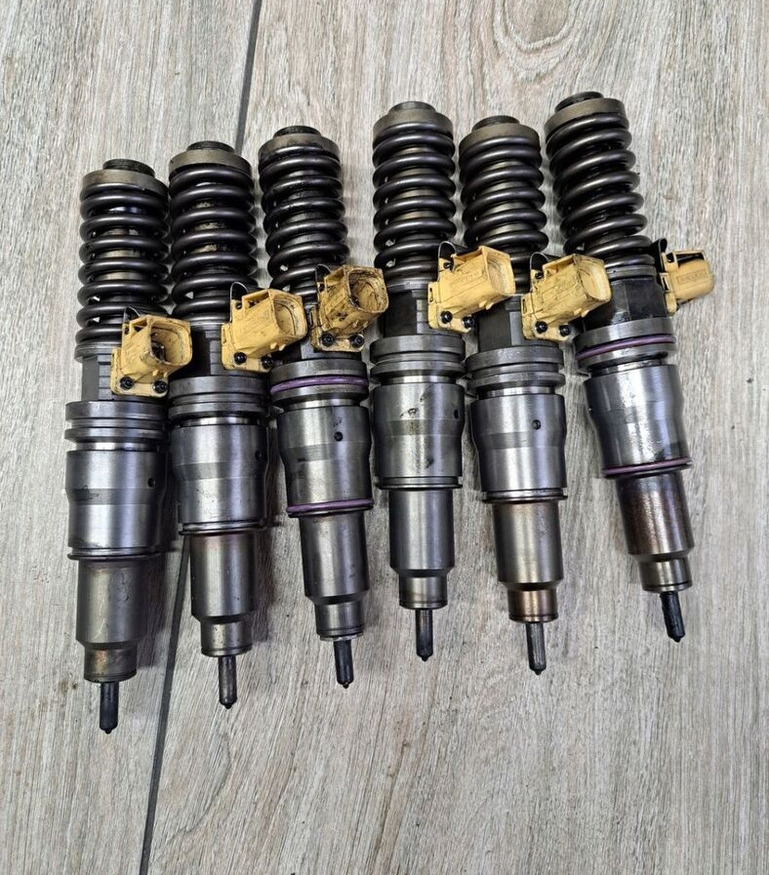 Volvo POMPOWTRYSKIWACZE WTRYSKI RENAULT MAGNUM DXI VOLVO FH FM 13 20584345 - Pompe haute pression pour Camion: photos 1 Volvo POMPOWTRYSKIWACZE WTRYSKI RENAULT MAGNUM DXI VOLVO FH FM 13 20584345 - Pompe haute pression pour Camion: photos 1