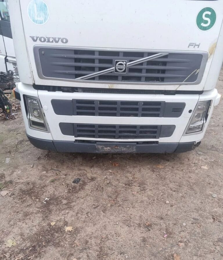 Volvo PRZÓD KOMPLETNY LAMPA OSŁONA Volvo FH FM 7 9 12 13 - Pare-chocs pour Camion: photos 1 Volvo PRZÓD KOMPLETNY LAMPA OSŁONA Volvo FH FM 7 9 12 13 - Pare-chocs pour Camion: photos 1