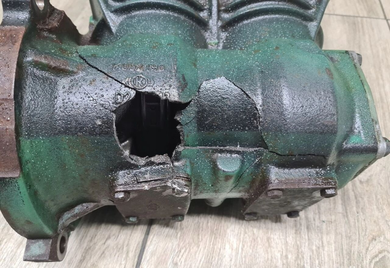 Volvo SPRĘŻARKA KOMPRESOR POWIETRZA FH 4 FH 16 EURO 6 22083113 Volvo VOLVO FH 4 FH 16 EURO 6 22083113 - Compresseur de climatisation pour Camion: photos 4 Volvo SPRĘŻARKA KOMPRESOR POWIETRZA FH 4 FH 16 EURO 6 22083113 Volvo VOLVO FH 4 FH 16 EURO 6 22083113 - Compresseur de climatisation pour Camion: photos 4