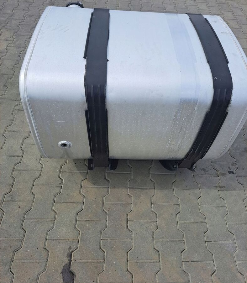 Volvo ZBIORNIK PALIWA RENAULT GAMA RANGE T 90/70/70 365L 1 - Réservoir de carburant pour Camion: photos 4 Volvo ZBIORNIK PALIWA RENAULT GAMA RANGE T 90/70/70 365L 1 - Réservoir de carburant pour Camion: photos 4