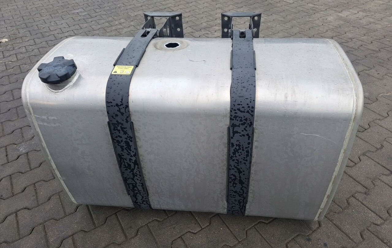 Volvo ZBIORNIK PALIWA VOLVO FH 4 FM 4 RENAULT GAMA T 110x70x70 21516448 - Réservoir de carburant pour Camion: photos 1 Volvo ZBIORNIK PALIWA VOLVO FH 4 FM 4 RENAULT GAMA T 110x70x70 21516448 - Réservoir de carburant pour Camion: photos 1