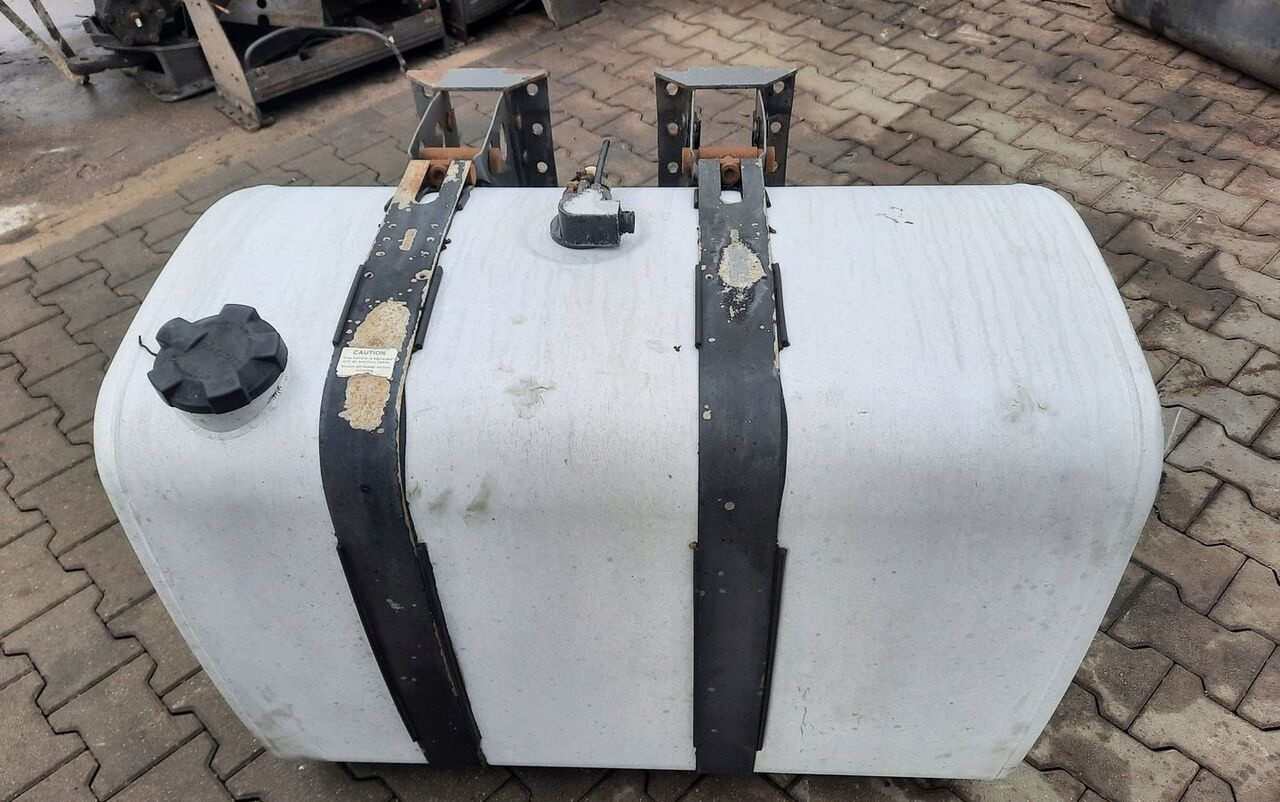 Volvo ZBIORNIK PALIWA VOLVO FH FM 4 100/70/70 20503505 - Réservoir de carburant pour Camion: photos 4 Volvo ZBIORNIK PALIWA VOLVO FH FM 4 100/70/70 20503505 - Réservoir de carburant pour Camion: photos 4