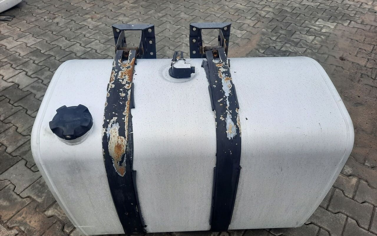 Volvo ZBIORNIK PALIWA VOLVO FH FM 4 100/70/70 20503505 - Réservoir de carburant pour Camion: photos 1 Volvo ZBIORNIK PALIWA VOLVO FH FM 4 100/70/70 20503505 - Réservoir de carburant pour Camion: photos 1