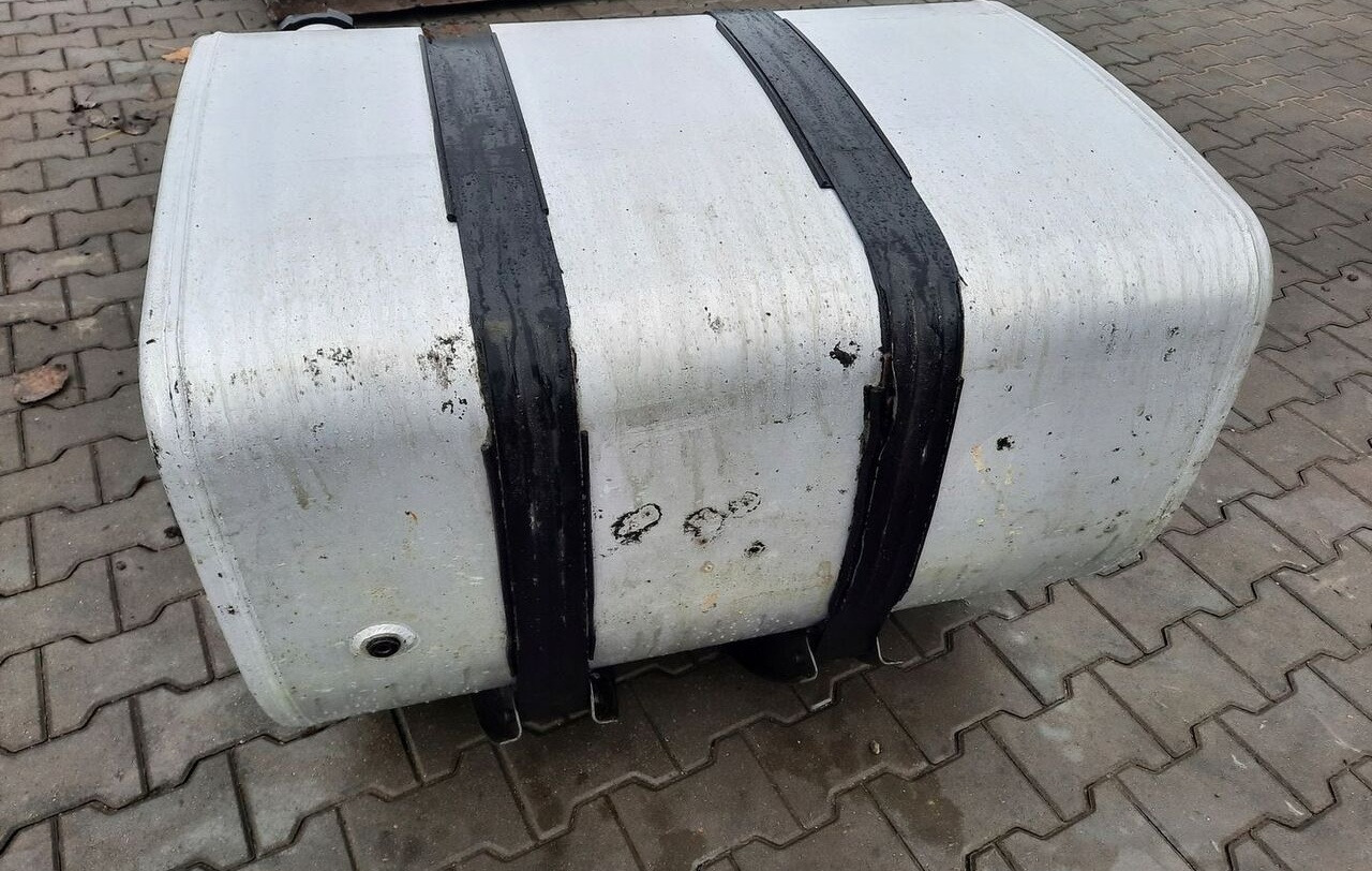 Volvo ZBIORNIK PALIWA VOLVO FH4 FM4 FMX 100/70/70 21516447 - Réservoir de carburant pour Camion: photos 3 Volvo ZBIORNIK PALIWA VOLVO FH4 FM4 FMX 100/70/70 21516447 - Réservoir de carburant pour Camion: photos 3