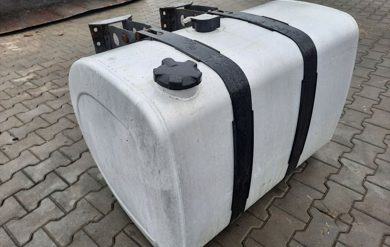 Volvo ZBIORNIK PALIWA VOLVO FH4 FM4 FMX 100/70/70 21516447 - Réservoir de carburant pour Camion: photos 1 Volvo ZBIORNIK PALIWA VOLVO FH4 FM4 FMX 100/70/70 21516447 - Réservoir de carburant pour Camion: photos 1