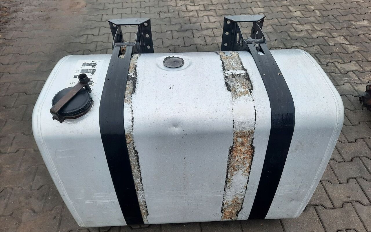 Volvo ZBIORNIK PALIWA VOLVO FH4 FM4 FMX 100/70/70 21821393 - Réservoir de carburant pour Camion: photos 2 Volvo ZBIORNIK PALIWA VOLVO FH4 FM4 FMX 100/70/70 21821393 - Réservoir de carburant pour Camion: photos 2