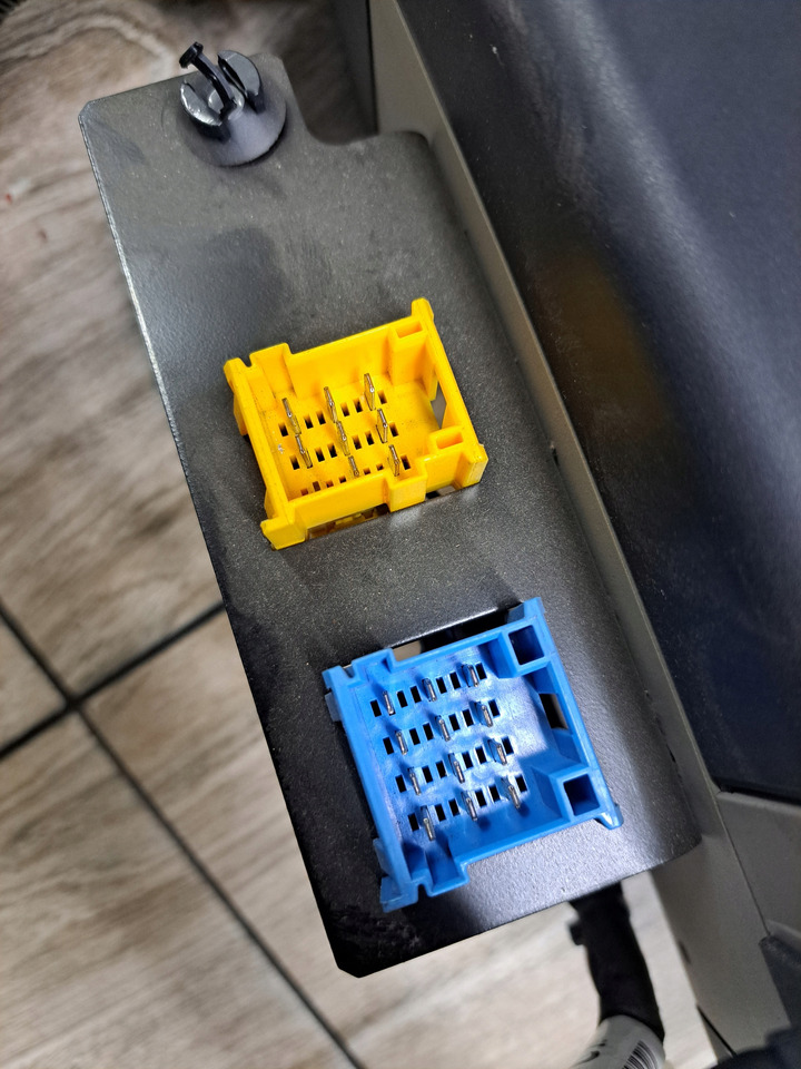 WEBASTO WEBASTO AIR TOP 2000ST ADR RENAULT PREMIUM MIDLUM DXI VOLVO FL FE - Chauffage/ Ventilation pour Camion: photos 3 WEBASTO WEBASTO AIR TOP 2000ST ADR RENAULT PREMIUM MIDLUM DXI VOLVO FL FE - Chauffage/ Ventilation pour Camion: photos 3