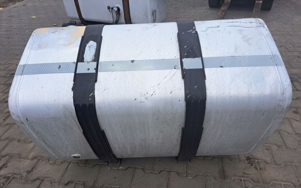 ZBIORNIK PALIWA RENAULT GAMA T VOLVO FH 4 FM 4 LOW DECK 100x69x5 22038777 - Réservoir de carburant pour Camion: photos 1 ZBIORNIK PALIWA RENAULT GAMA T VOLVO FH 4 FM 4 LOW DECK 100x69x5 22038777 - Réservoir de carburant pour Camion: photos 1