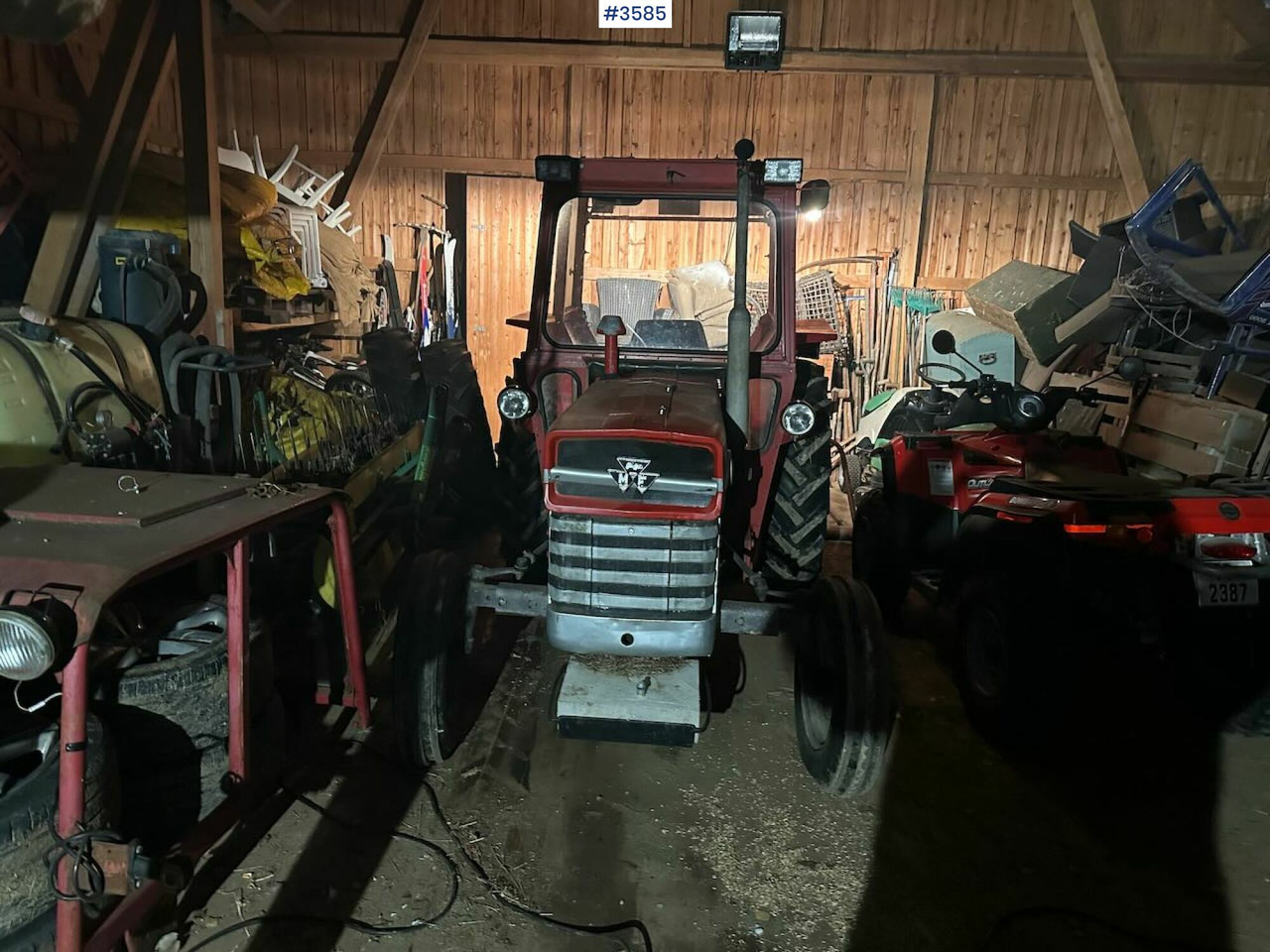 1972 Massey-Ferguson 135 w/ Tailgate and chains. - Tracteur agricole: photos 3 1972 Massey-Ferguson 135 w/ Tailgate and chains. - Tracteur agricole: photos 3
