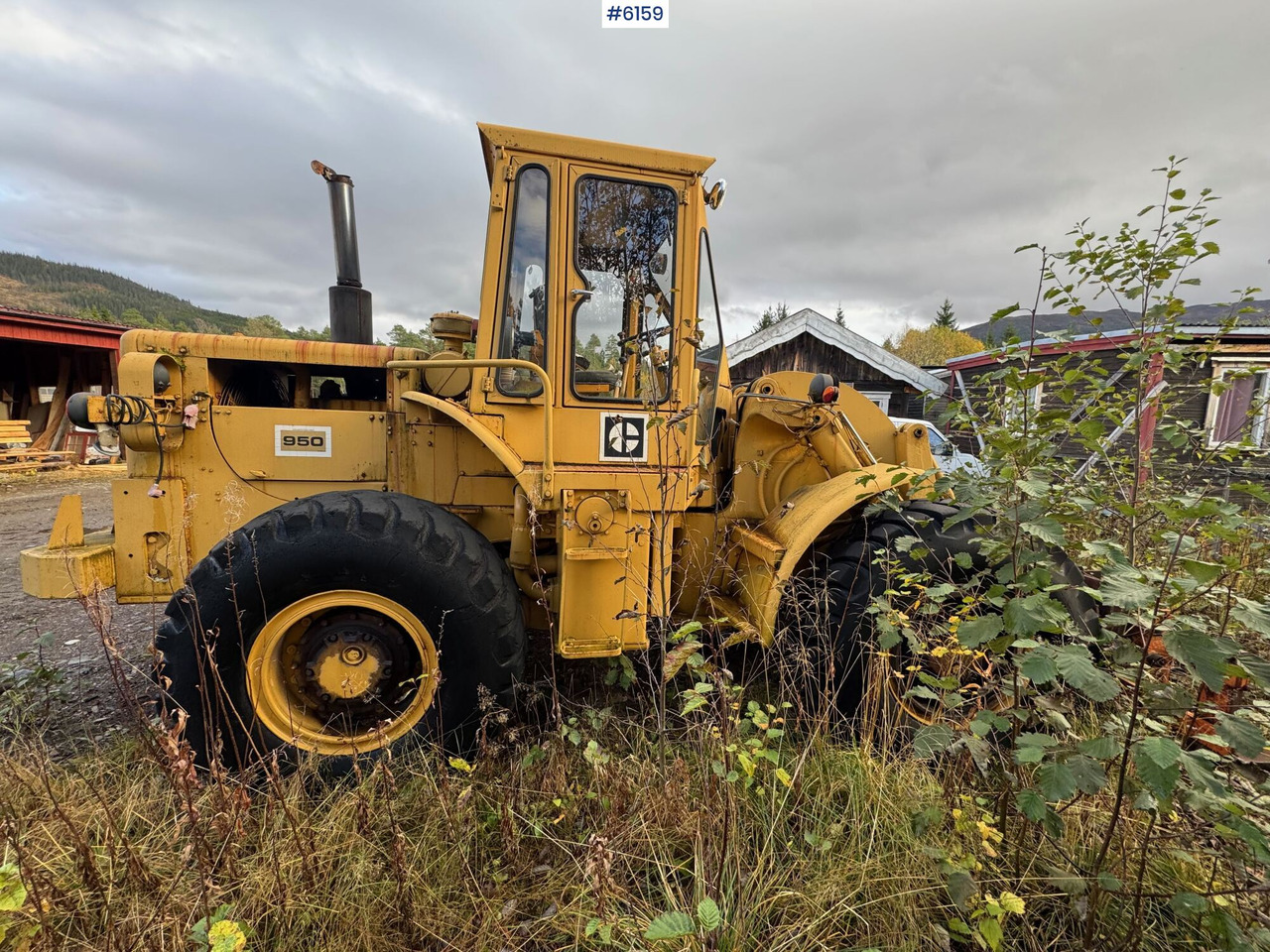 1973 Caterpillar 950 wheel loader w/ forks, toothed bucket and timber grapple! Only 3,700 hours. - Chargeuse sur pneus: photos 4 1973 Caterpillar 950 wheel loader w/ forks, toothed bucket and timber grapple! Only 3,700 hours. - Chargeuse sur pneus: photos 4