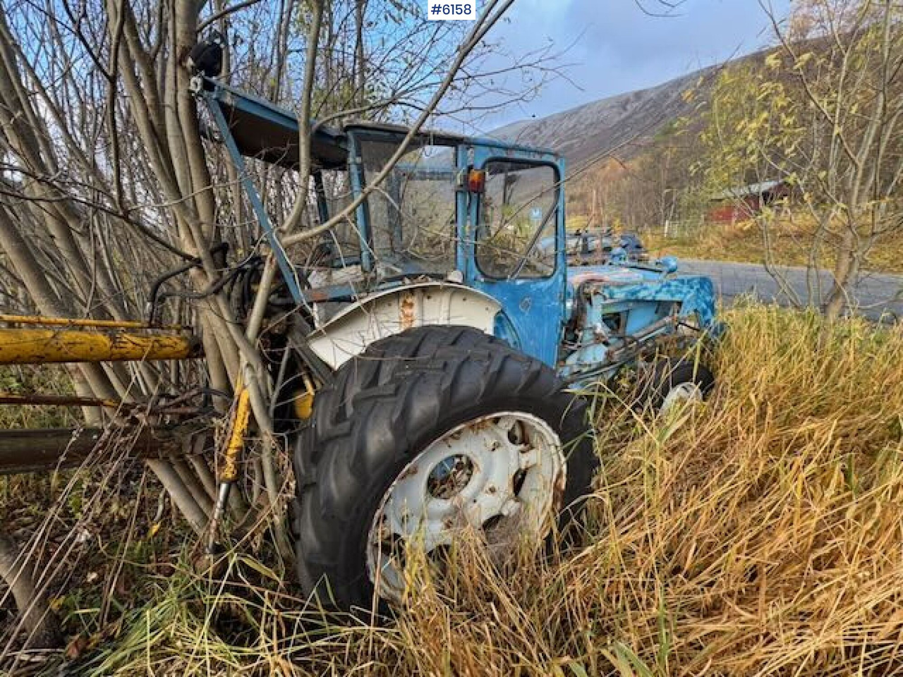 1973 Ford 4000 tractor backhoe. Repair.object - Tracteur agricole: photos 4 1973 Ford 4000 tractor backhoe. Repair.object - Tracteur agricole: photos 4