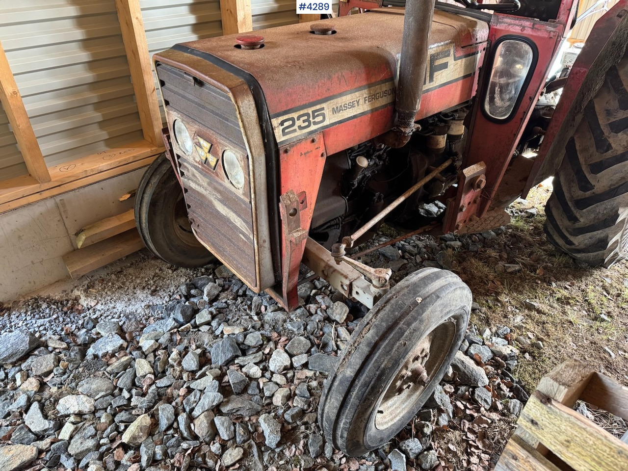 1980 Massey Ferguson 235 w/loader - Tracteur agricole: photos 3 1980 Massey Ferguson 235 w/loader - Tracteur agricole: photos 3