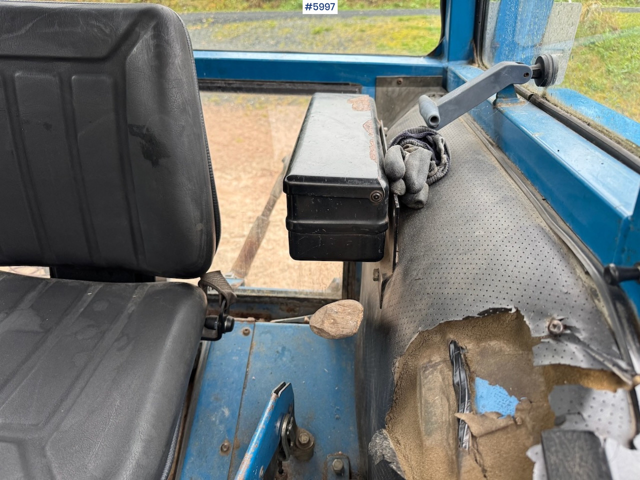 Tracteur agricole 1983 Ford 5610 with Front Loader: photos 20